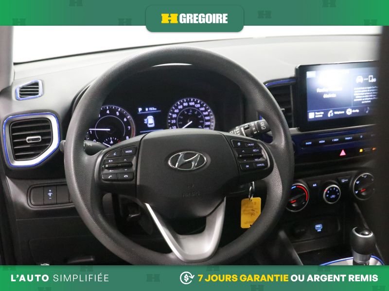 2020 Hyundai Venue Blue Blainville - photo #17