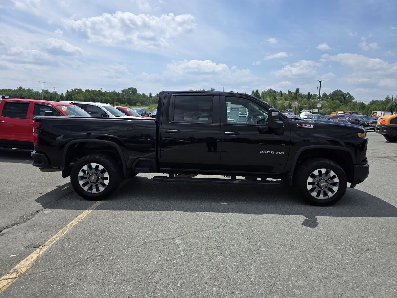 2024 Chevrolet Silverado 2500HD Custom Black Rouyn-Noranda - photo #6