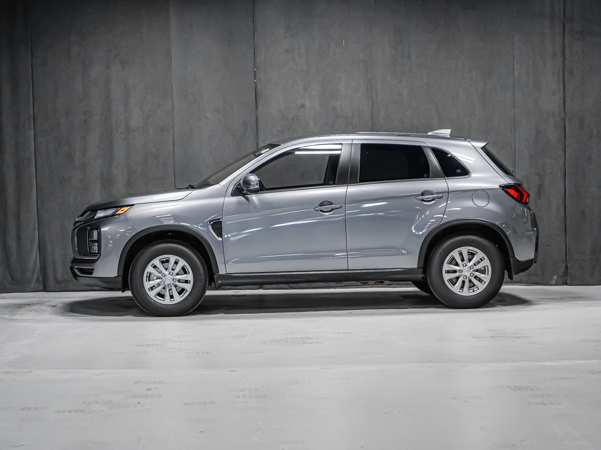 2027 Mitsubishi RVR SE Titanium Grey Montreal - photo #3