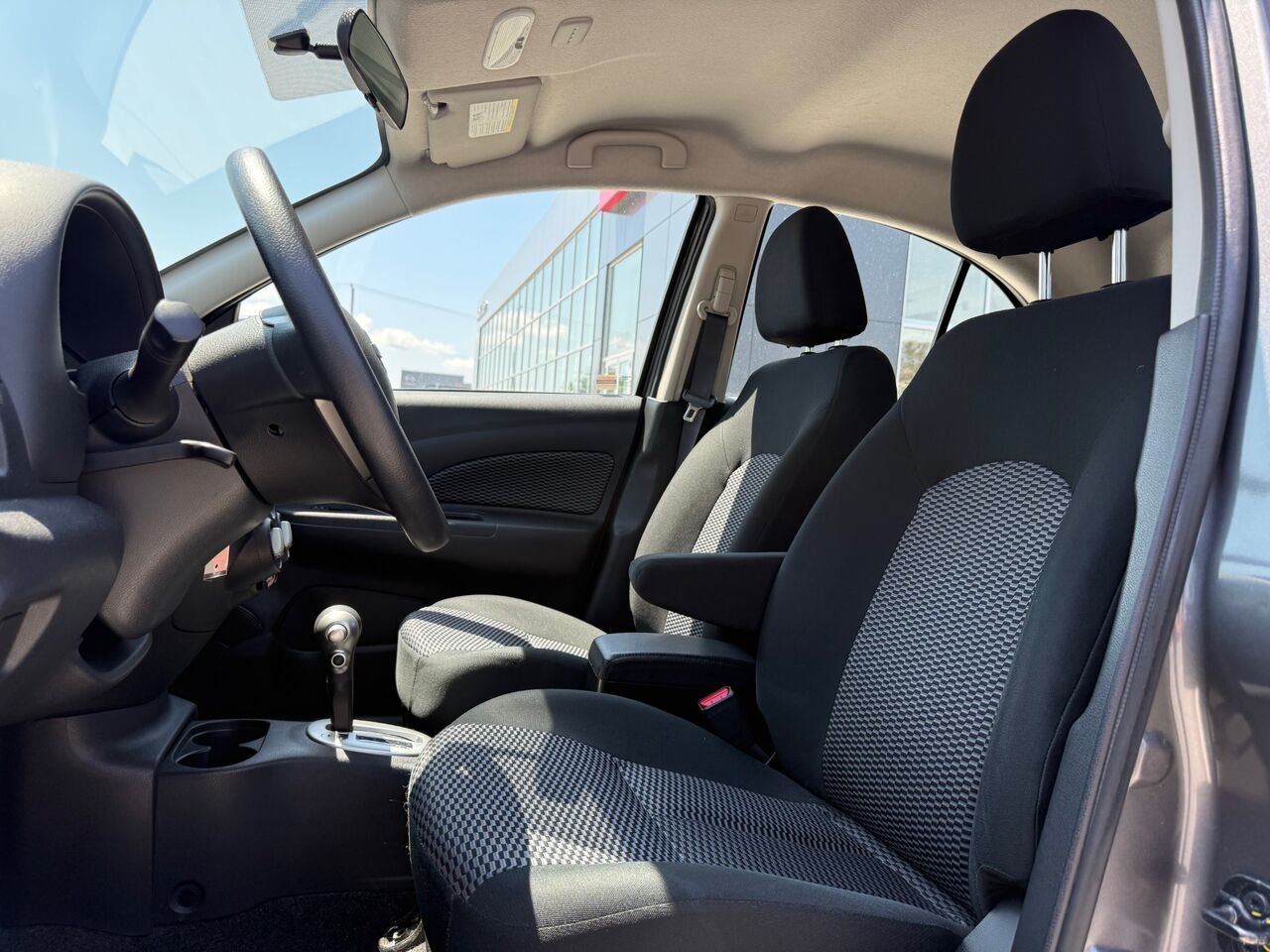 Nissan Micra SV | JAMAIS ACCIDENTÉ✅ 2019 Gris Châteauguay - photo #2