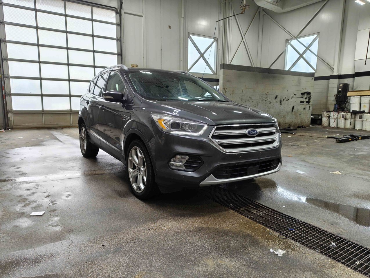 2019 Ford Escape Titanium 4WD Grey Sherwood Park - photo #2