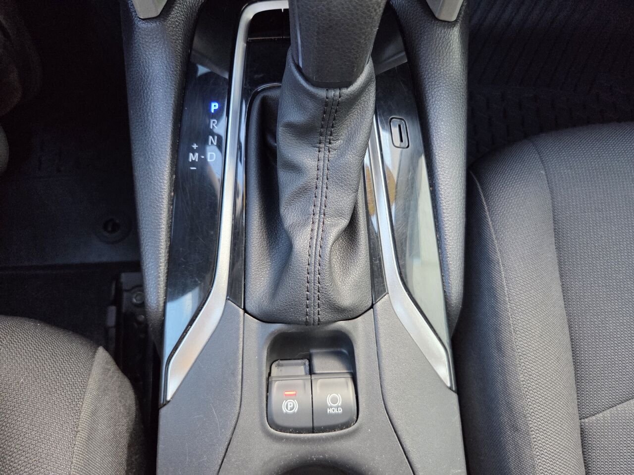 Toyota COROLLA CROSS LE (PREMIUM) 2022 Blanc Mont-Laurier - photo #17