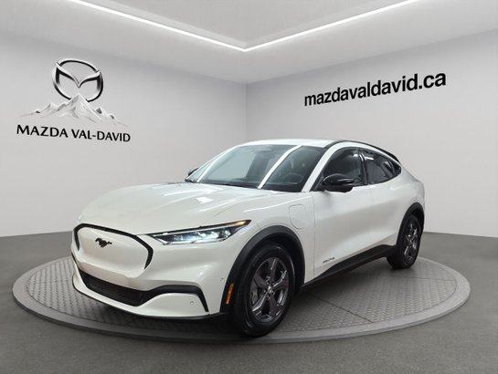 2023 Ford Mustang Mach-E Sélect TI, Traction intégrale, écran tactile SYNC 4 de 15,5 pouces, Apple CarPlay et Android Auto White