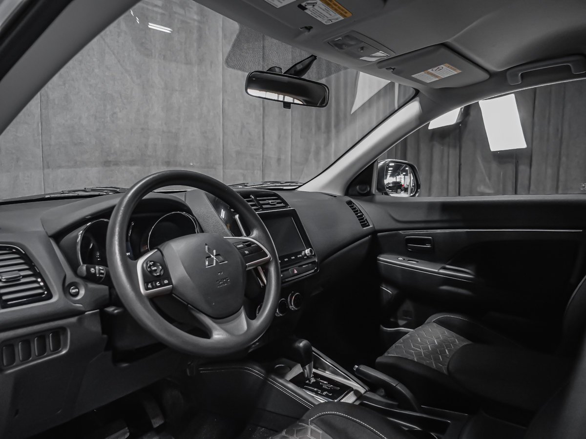 Mitsubishi RVR ES FWD CARPLAY CAMÉRA SIÈGES CHAUFFANTS 2025 Gris Montréal - photo #5