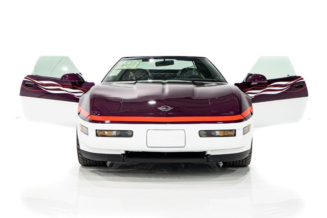 1995 Chevrolet Corvette *PRIX EN USD* RPO Z4Z PACE CAR PRESENTED IN DELIVERY PACKAGING WITH ONLY 192MILES (307KM) FROM NEW White Montreal - photo #41