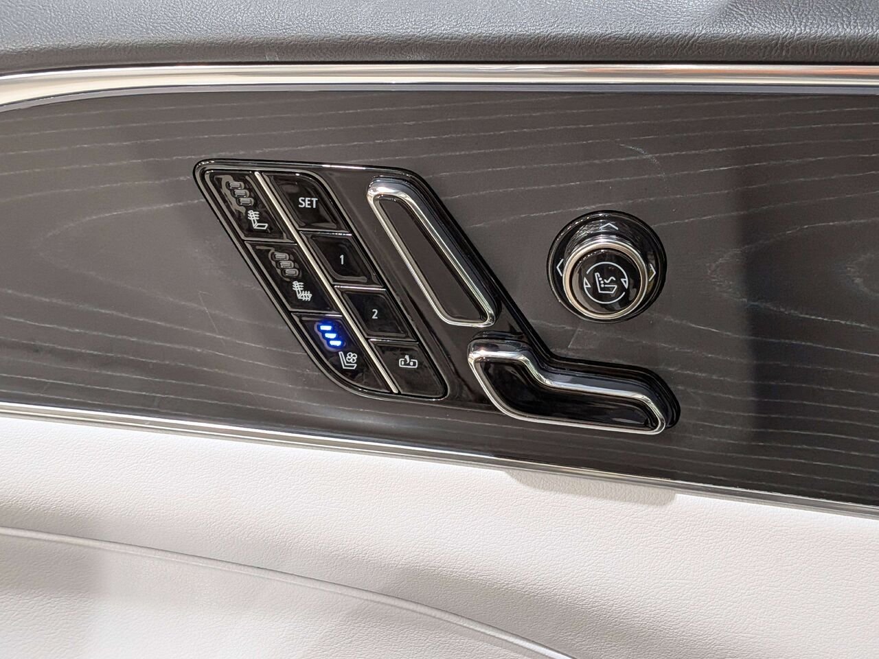 Cadillac LYRIQ 4dr Sport w/1SK 2024 Argent Val-David - photo #37