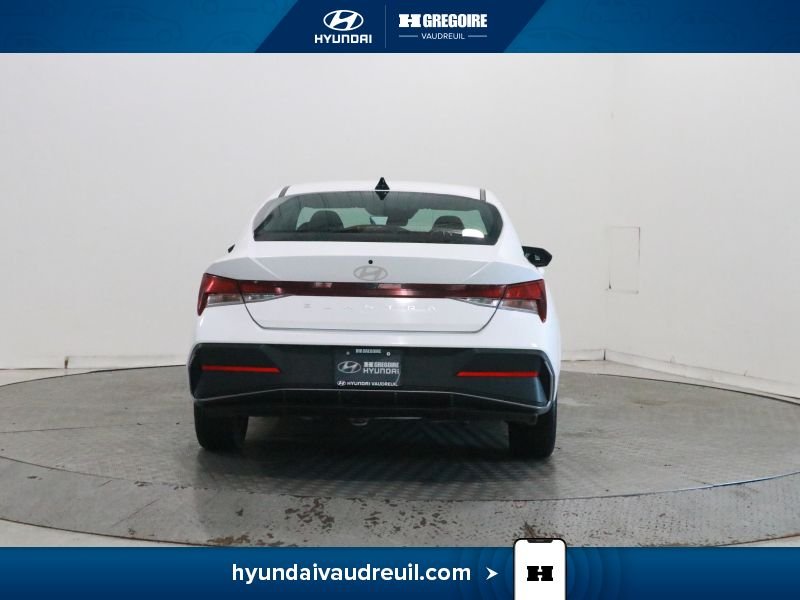 Hyundai Elantra YE21 | Preferred IVT 2024 Blanc Laval - photo #8