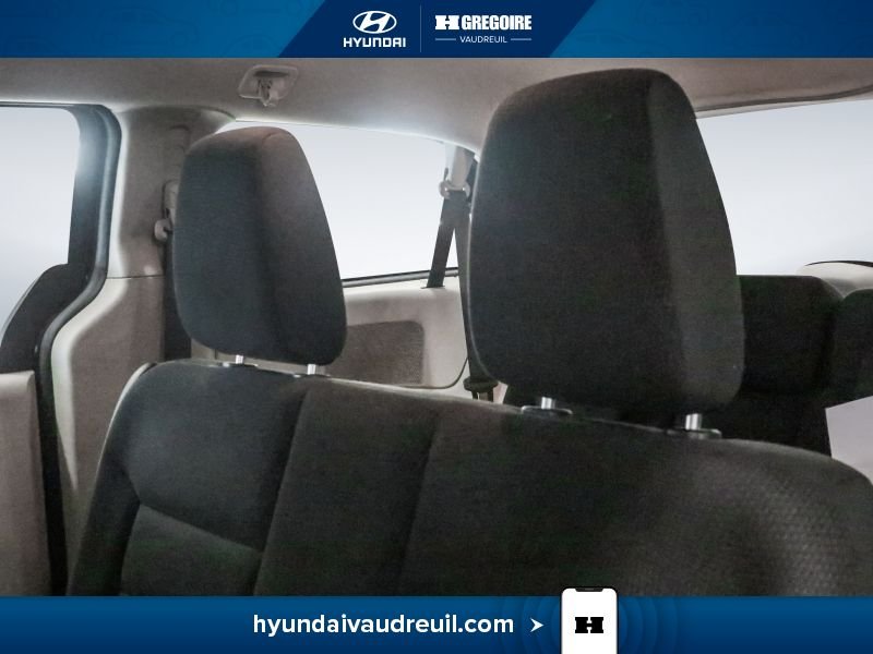Dodge GR Caravan YA921 | Canada Value Package 2WD 2018 Rouge Laval - photo #18