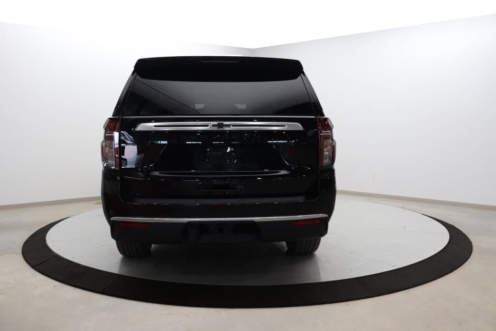 Chevrolet Suburban NIV 1GNSKGKT4PR480429 2023 Noir Chicoutimi - photo #4