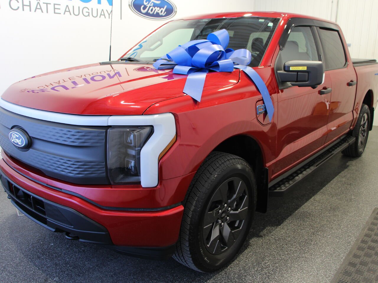 Ford F-150 Lightning XLT F150 LIGHTNING XLT 2024 Rouge Châteauguay - photo #0