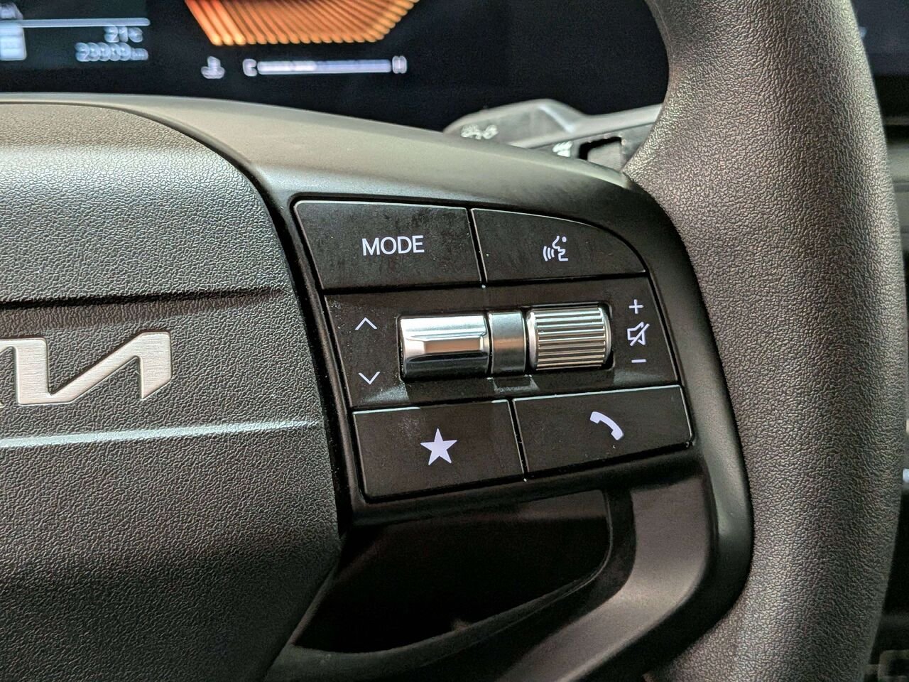 2025 Kia K4 LX FWD Grey Val-David - photo #15