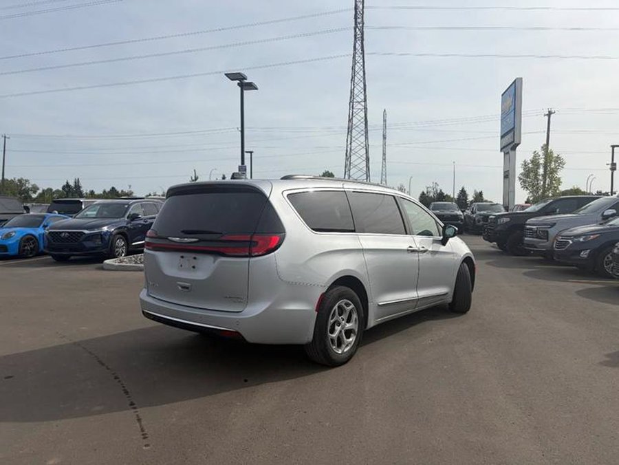 2023 Chrysler Pacifica Limited AWD 3.6L 7 Passenger | Panoramic Sunroof Grey