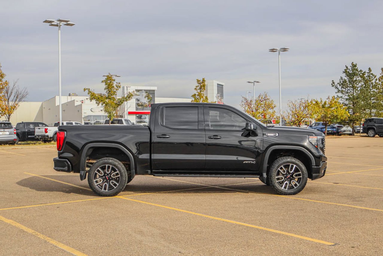 2022 GMC Sierra 1500 4WD Crew Cab 147 AT4 Black Sherwood Park - photo #9