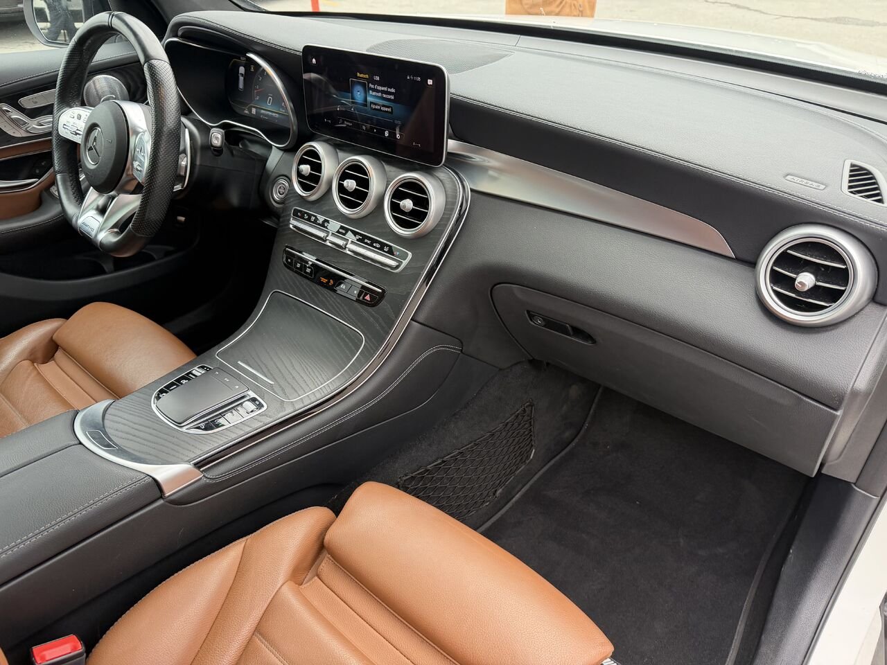 2020 Mercedes-Benz GLC GLC 43 AMG 4MATIC White Laval - photo #13