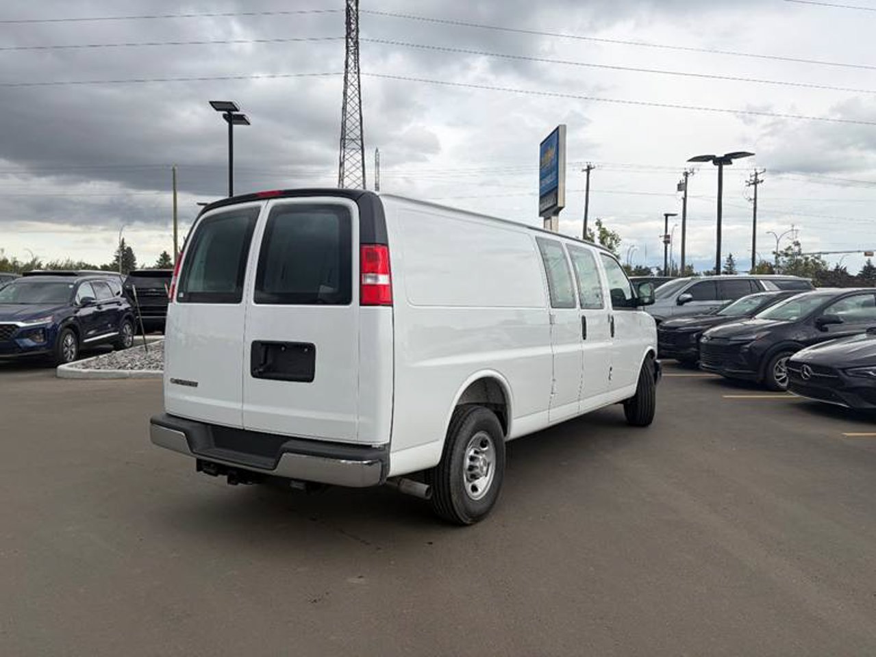 2025 Chevrolet Express Cargo Van RWD 2500 155 White Sherwood Park - photo #4