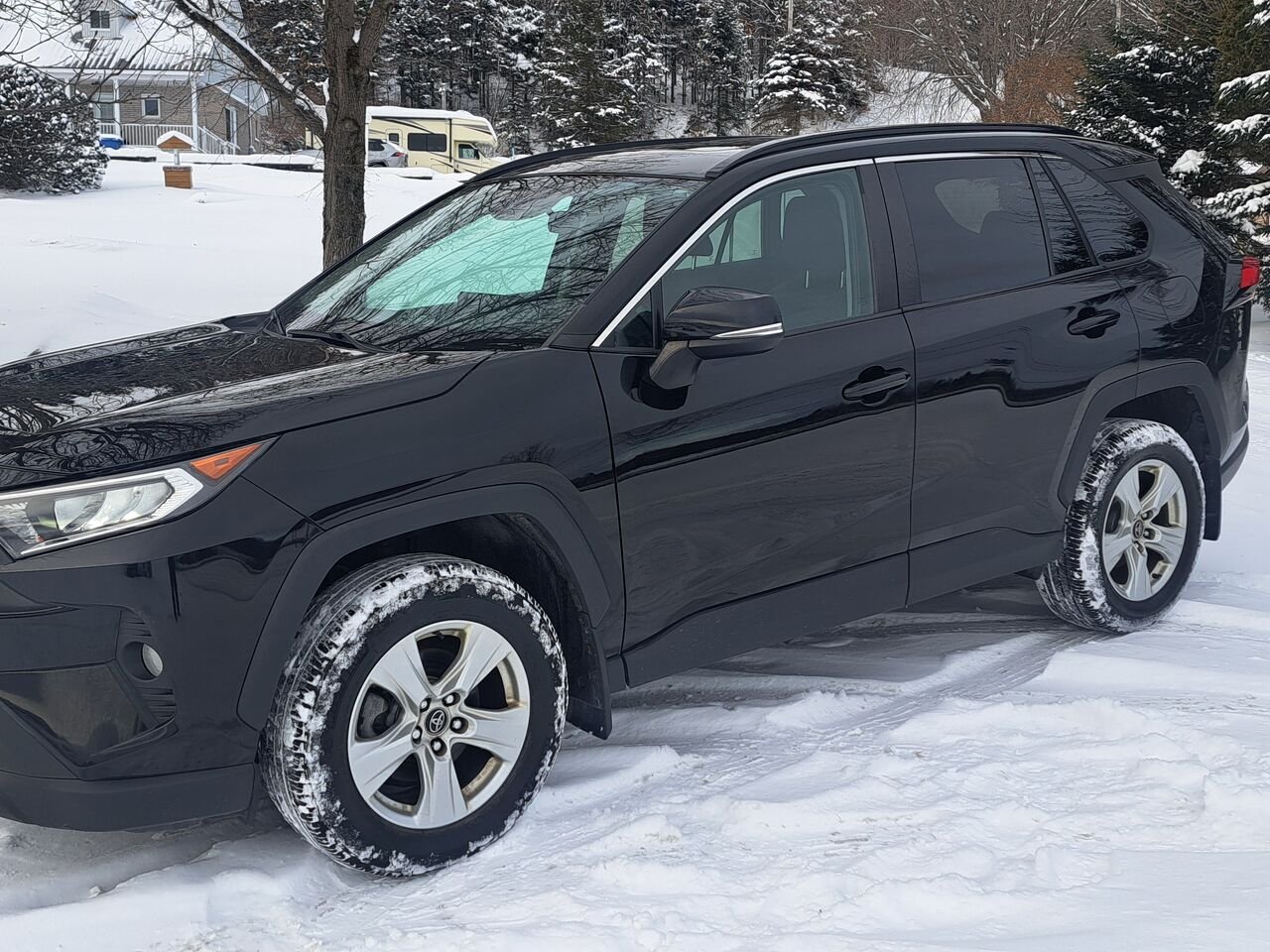 Toyota RAV4 XLE TI 2019 Noir minuit métallisé Lac-Etchemin - photo #0