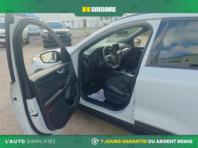 2025 Ford Escape Grey Laval - photo #11