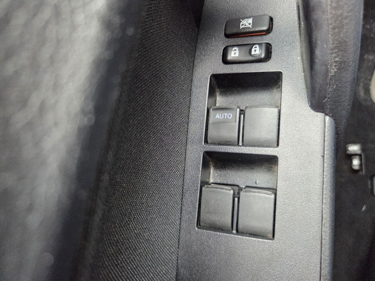 2017 Toyota COROLLA Grey Mont-Laurier - photo #17