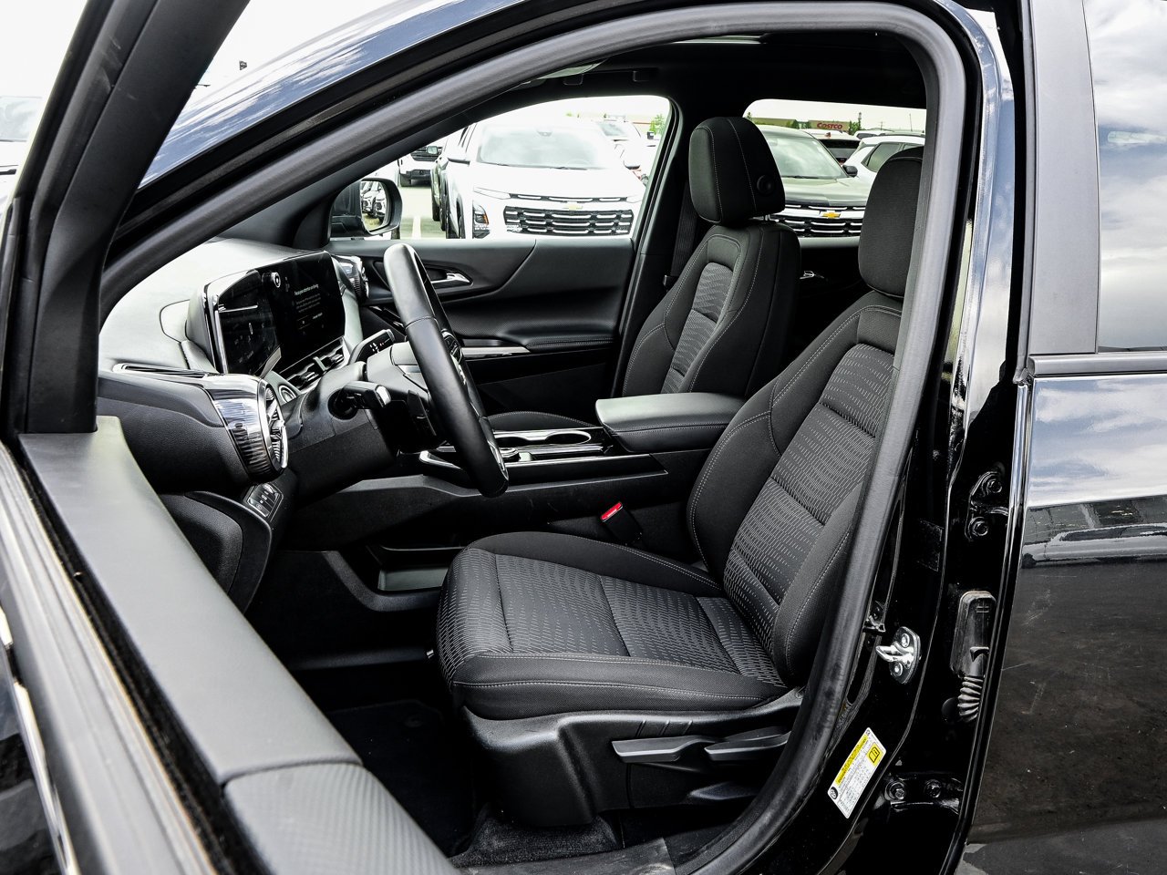 2026 Chevrolet Equinox AWD 4dr LT w/2LT Black Sherwood Park - photo #16