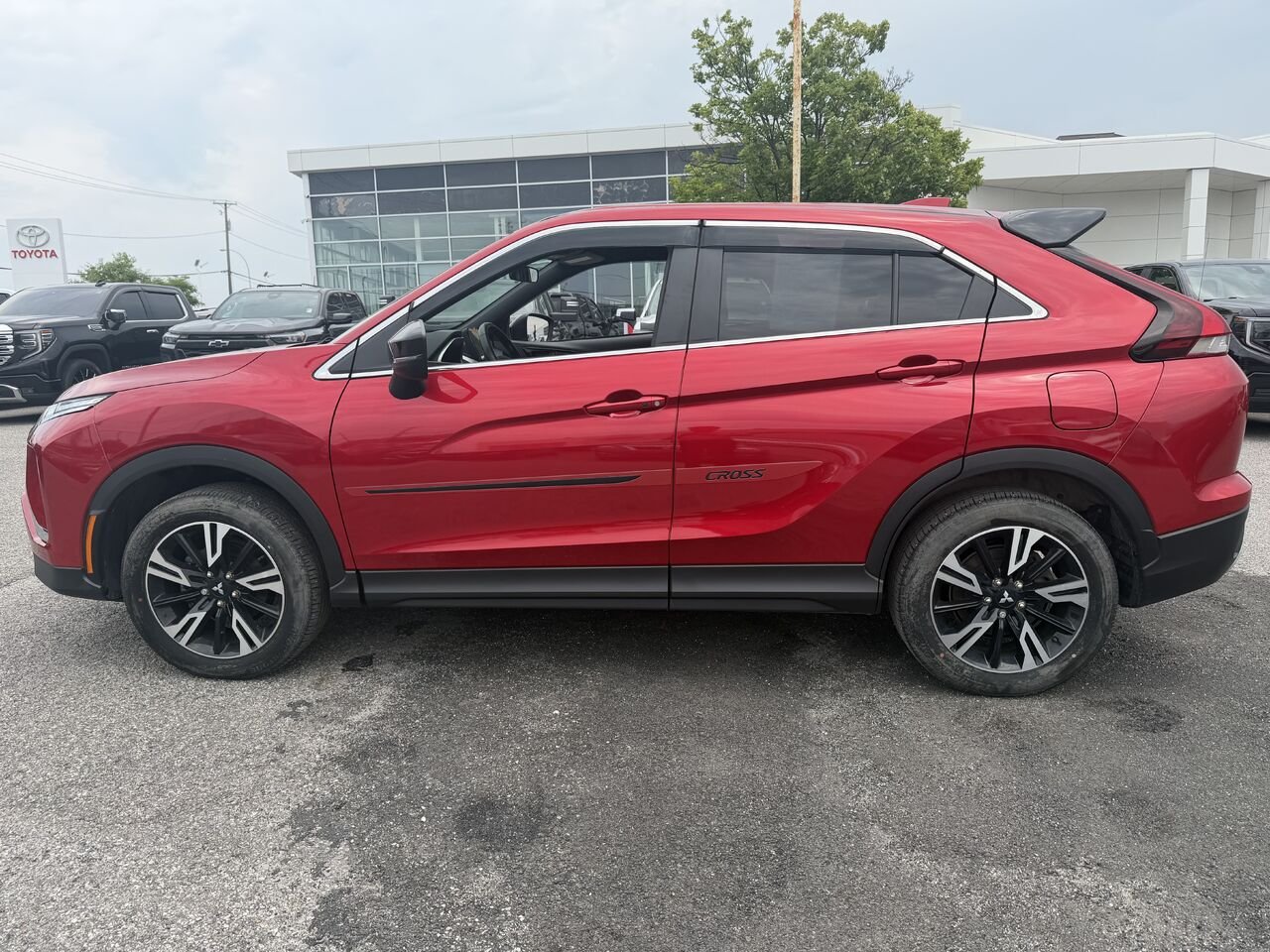 2023 MITSUBISHI ECLIPSE CROSS LE/RALLIART SE S-AWC Red Gatineau - photo #9