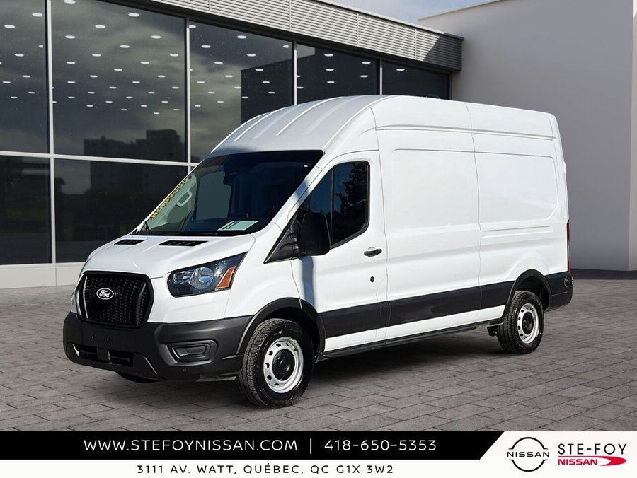 Ford Transit fourgon utilitaire TOIT HAUT T-250 PA toit surélevé 148 po PNBV de 9 070 lb 2026 Blanc