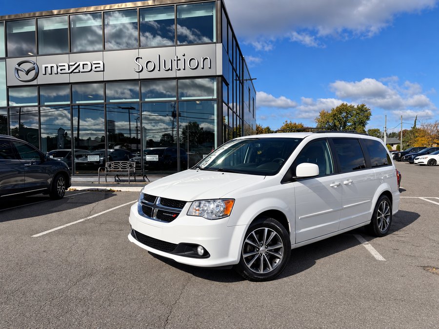 2017 Dodge Grand Caravan SXT White