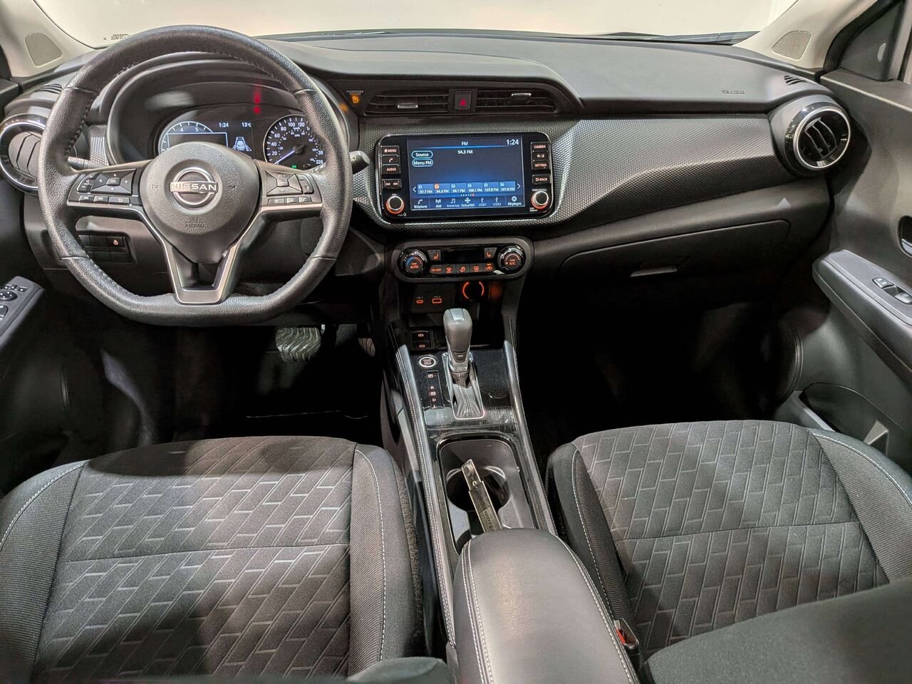 2025 Nissan Kicks Play SV FWD Black Val-David - photo #26