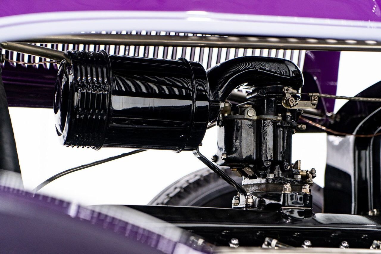 Lincoln KB Victoria Coupe One Of 18 Built, And The Only Known Surviving **PRICE IN USD** 1933 mauve Montréal - photo #18