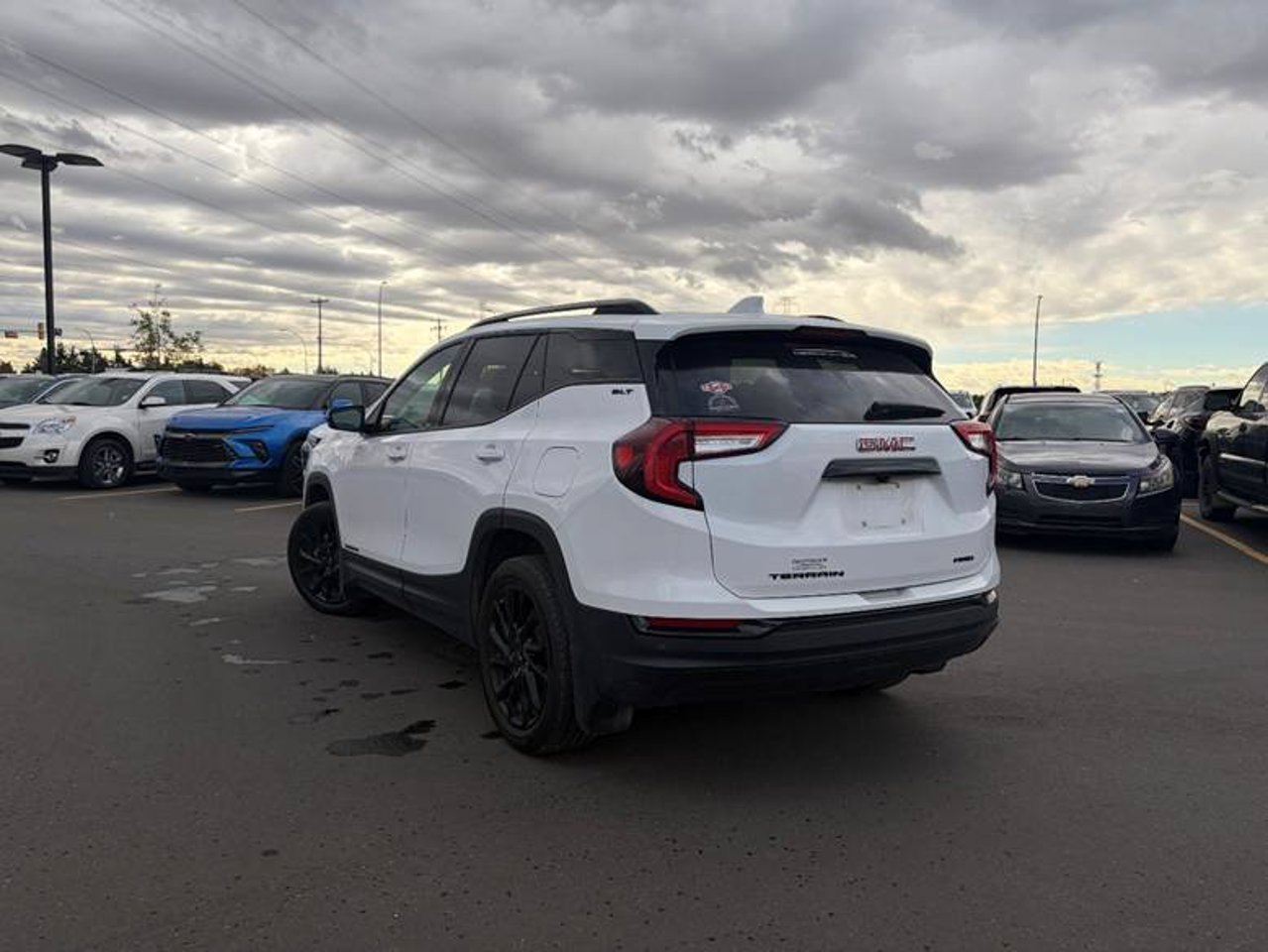 2024 GMC Terrain AWD 4dr SLT White Sherwood Park - photo #3