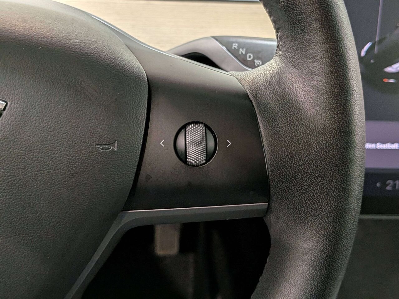 2022 Tesla Model 3 Standard Range RWD *Ltd Avail* Black Val-David - photo #16
