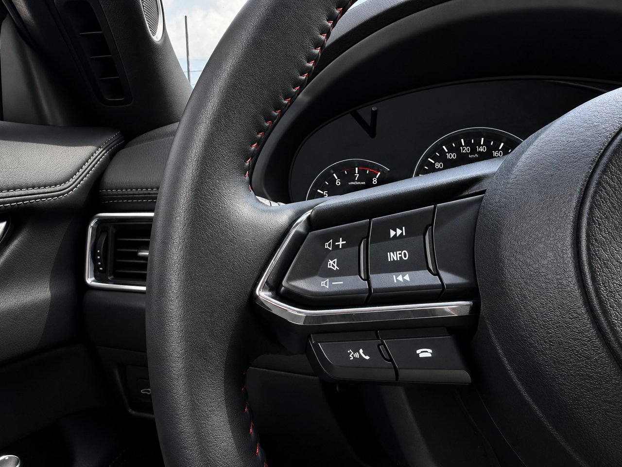 2025 Mazda CX-5 Sport Design Grey Châteauguay - photo #15