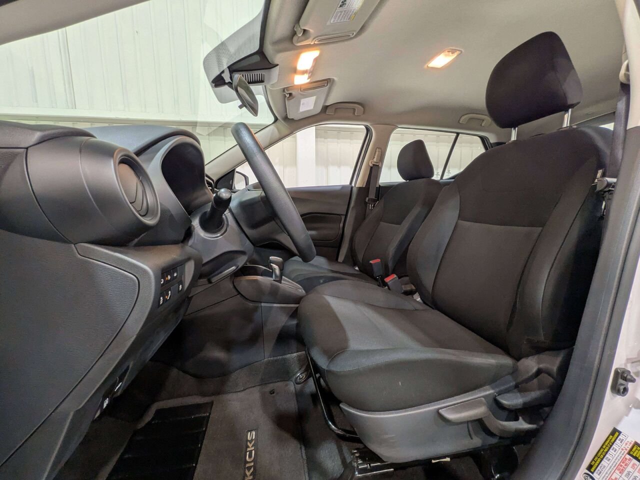 Nissan Kicks 2024 Blanc Val-David - photo #1