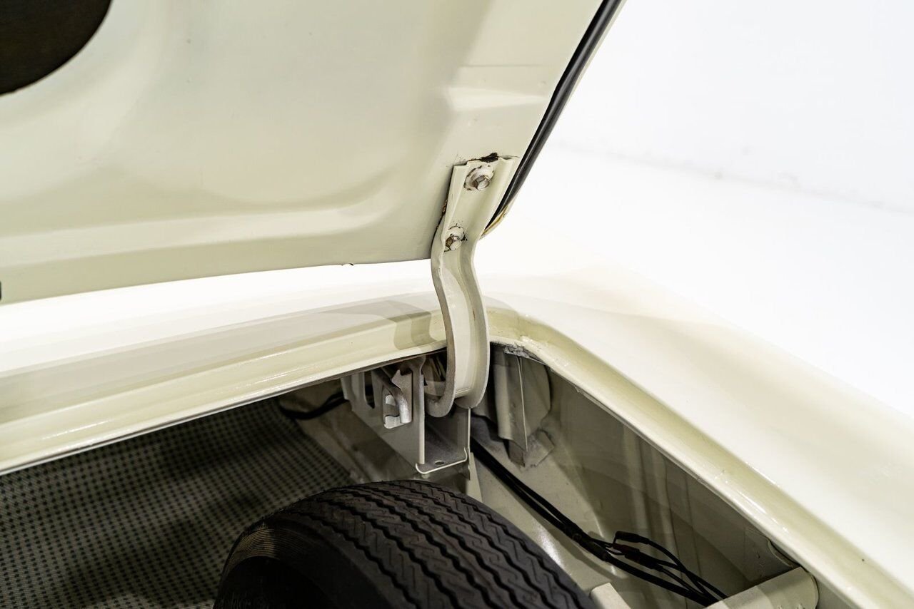 Pontiac Bonneville *PRICE IN USD* Fuel injected 347/315HP 1 of 630 produced 1957 Blanc Montréal - photo #99