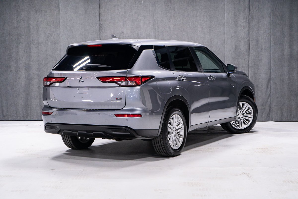Mitsubishi Outlander PHEV ES PHEV S-AWC 7 PLACES CARPLAY 2023 Gris Montréal - photo #5