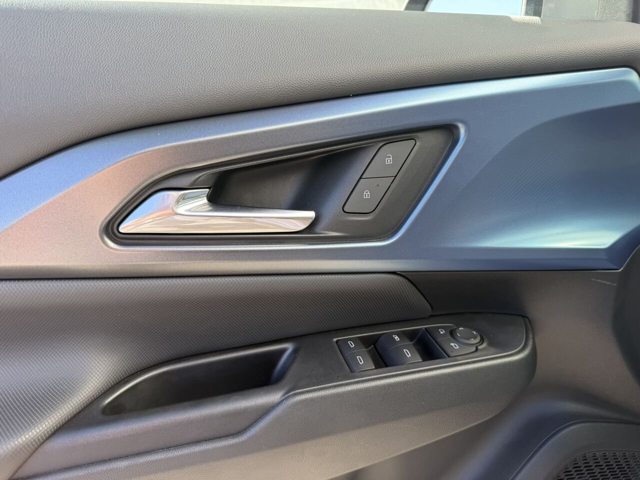 Chevrolet Equinox EV 2LT AWD 2024 Gris Laval - photo #20