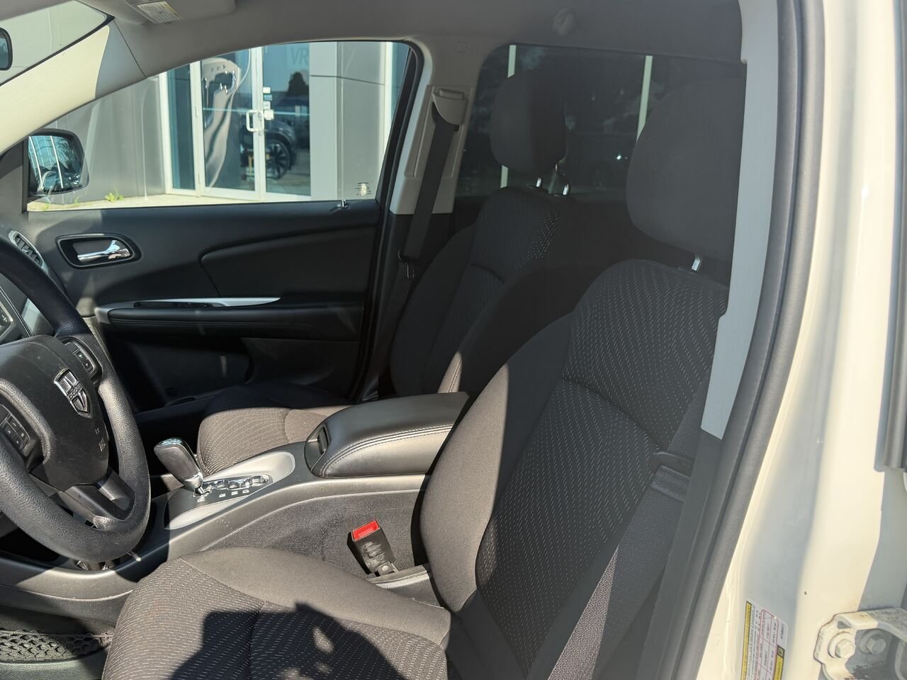 Dodge Journey 2017 Blanc Ste-Marie - photo #10