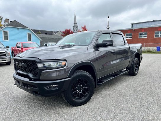 RAM 1500 Rebel cabine d'équipe 4x4 caisse de 5 pi 7 po 2025 Gris