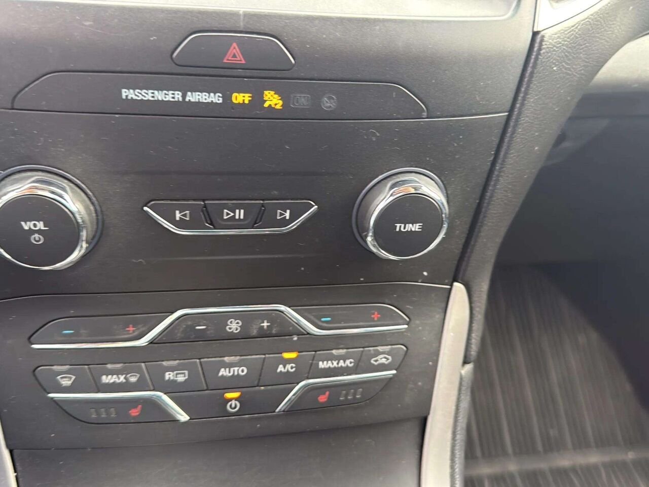 Ford Edge SEL 2019 Blanc Gatineau - photo #14