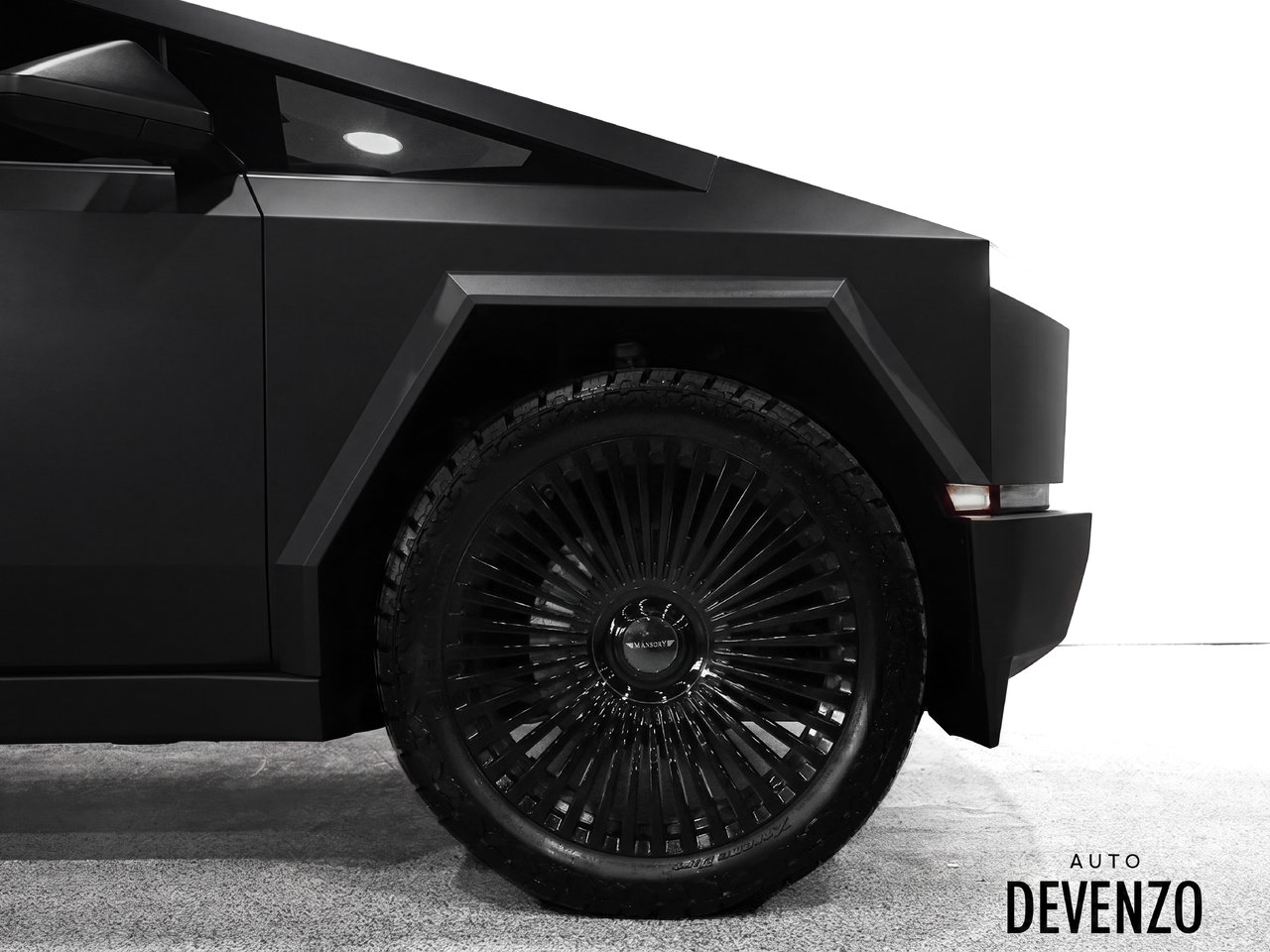 2024 Tesla Cybertruck Silver Saint-Eustache - photo #4