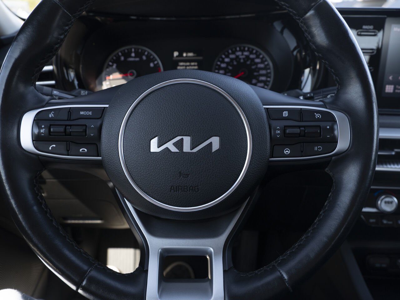 Kia K5 A25267 | LX TI BA 2023 Bleu Val-d'Or - photo #7