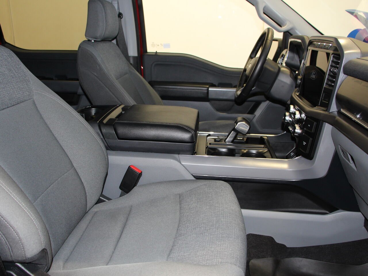Ford F-150 Lightning XLT F150 LIGHTNING XLT 2024 Rouge Châteauguay - photo #5