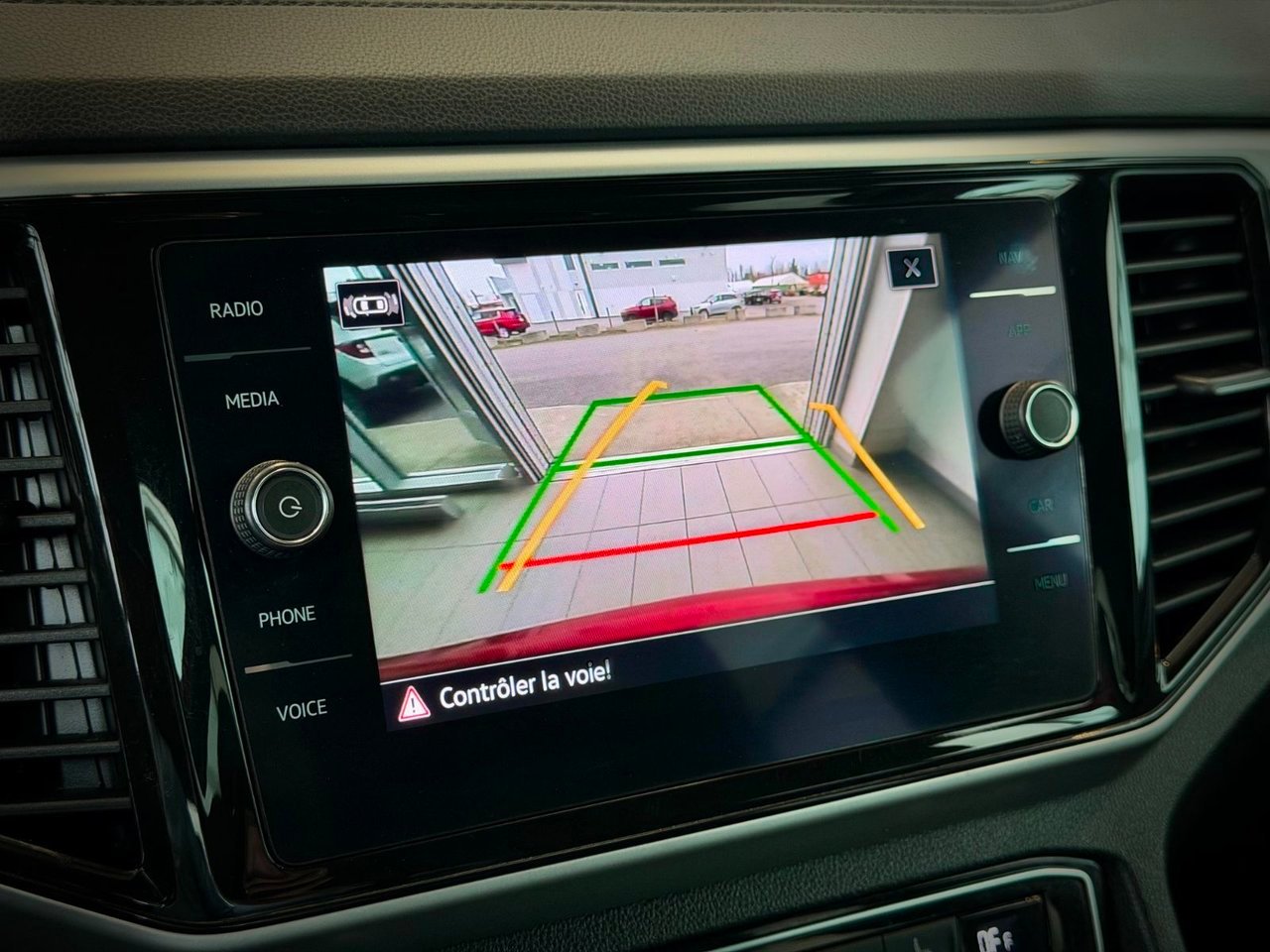 2021 Volkswagen Atlas Cross Sport Red Notre-Dame-des-Prairies - photo #29