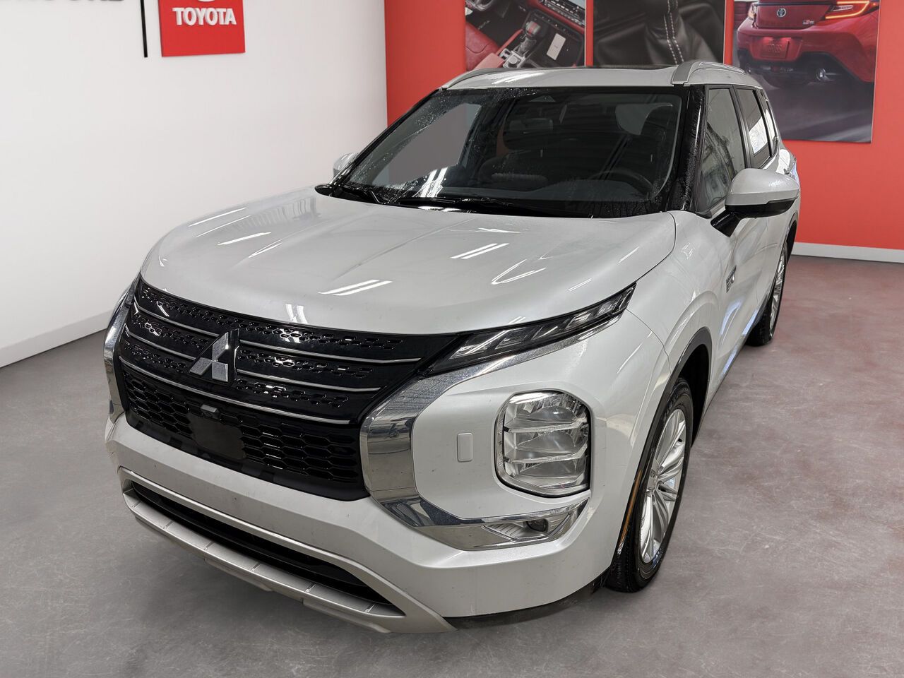  2025 Mitsubishi Outlander Hybrid Plug-in SE S-AWC   