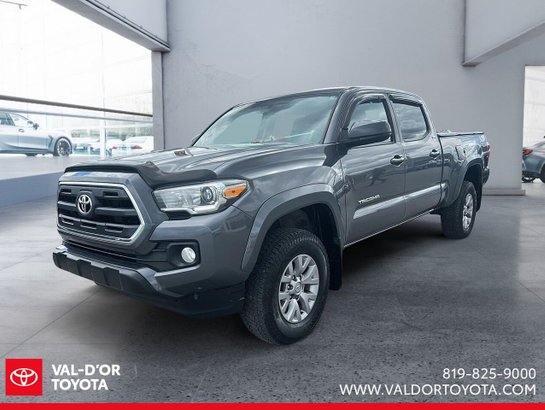 Toyota Tacoma SR5 Double Cab V6 4RM BA 2017 2017 Gris magnétique métallisé