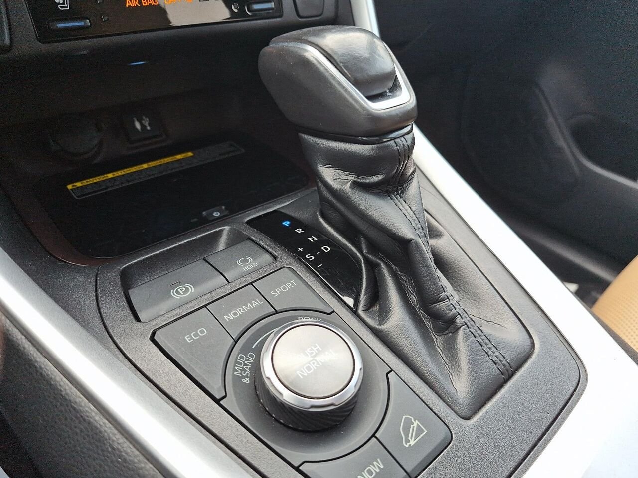 2019 Toyota RAV4 White Saint-Jérôme - photo #25