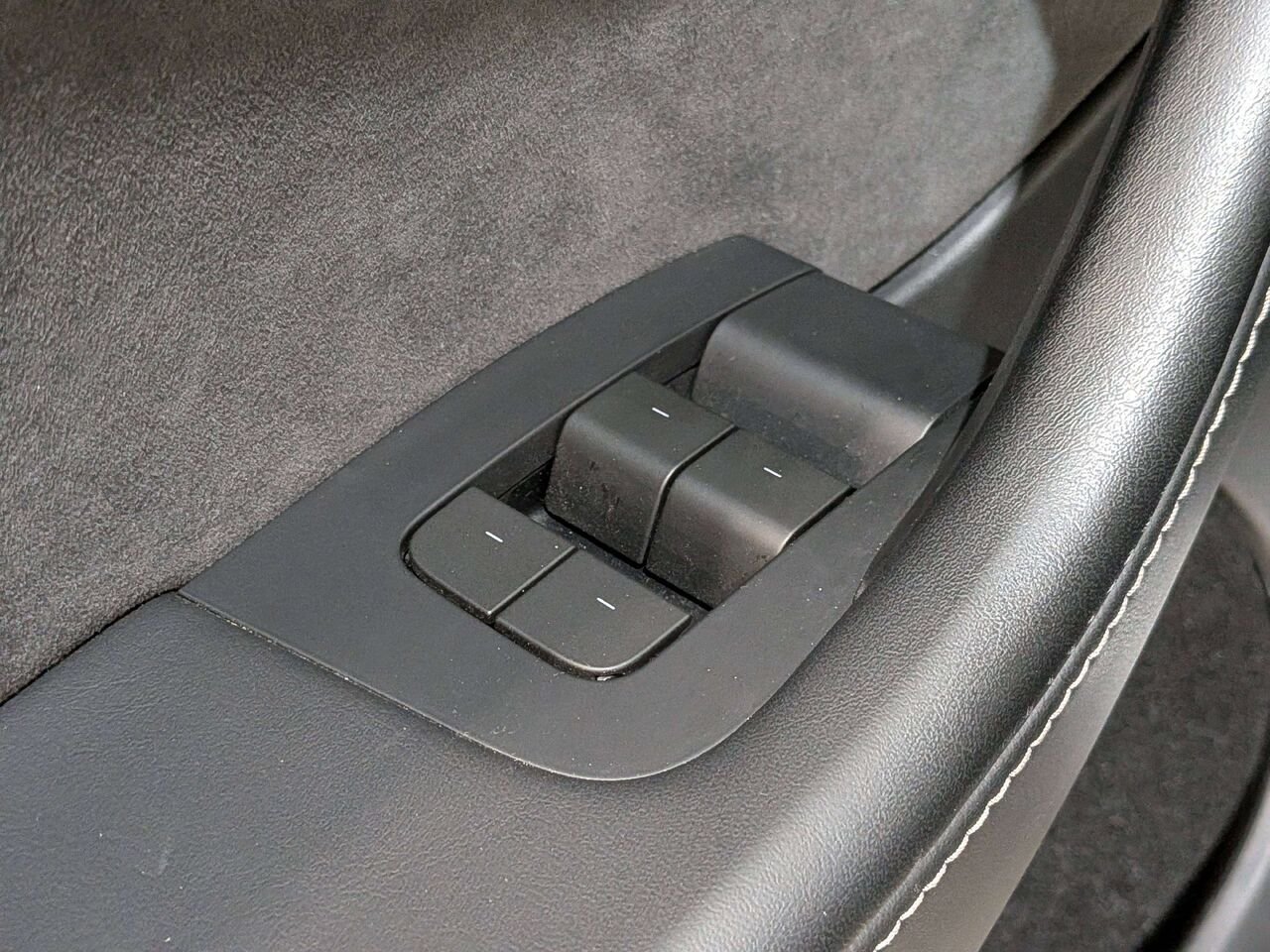 Tesla Model Y 2024 Noir Val-David - photo #32