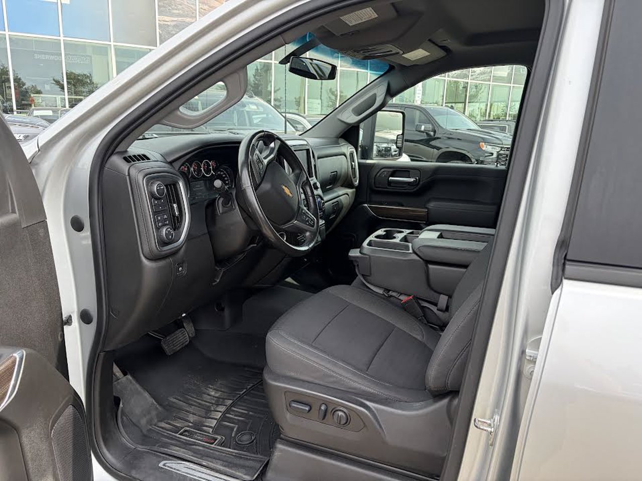 2022 Chevrolet Silverado 2500HD 4WD Crew Cab 159 LT Grey Sherwood Park - photo #6