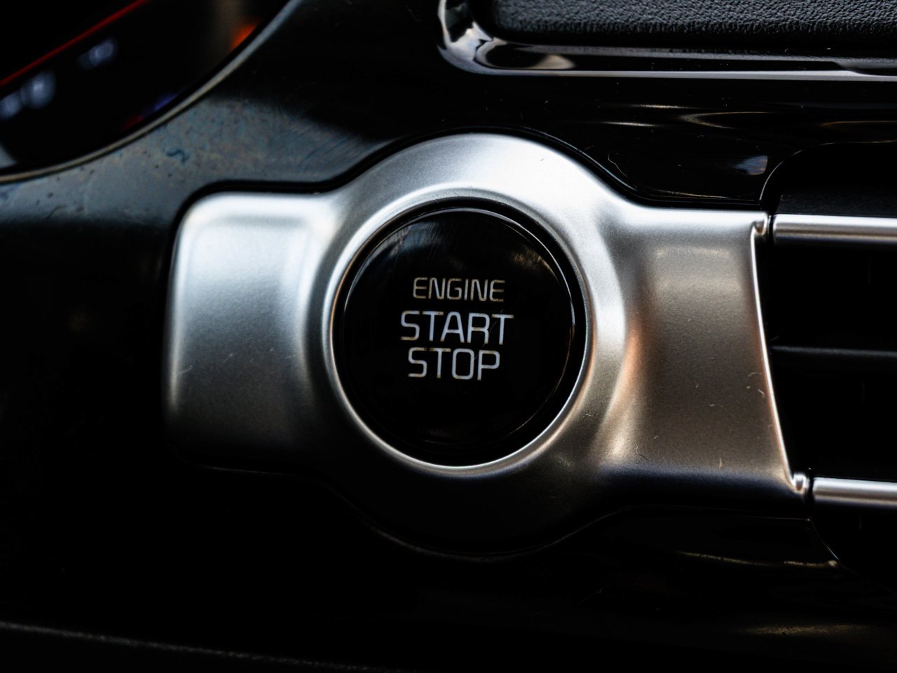 2021 Kia Seltos SX Turbo AWD Orange Sherwood Park - photo #32