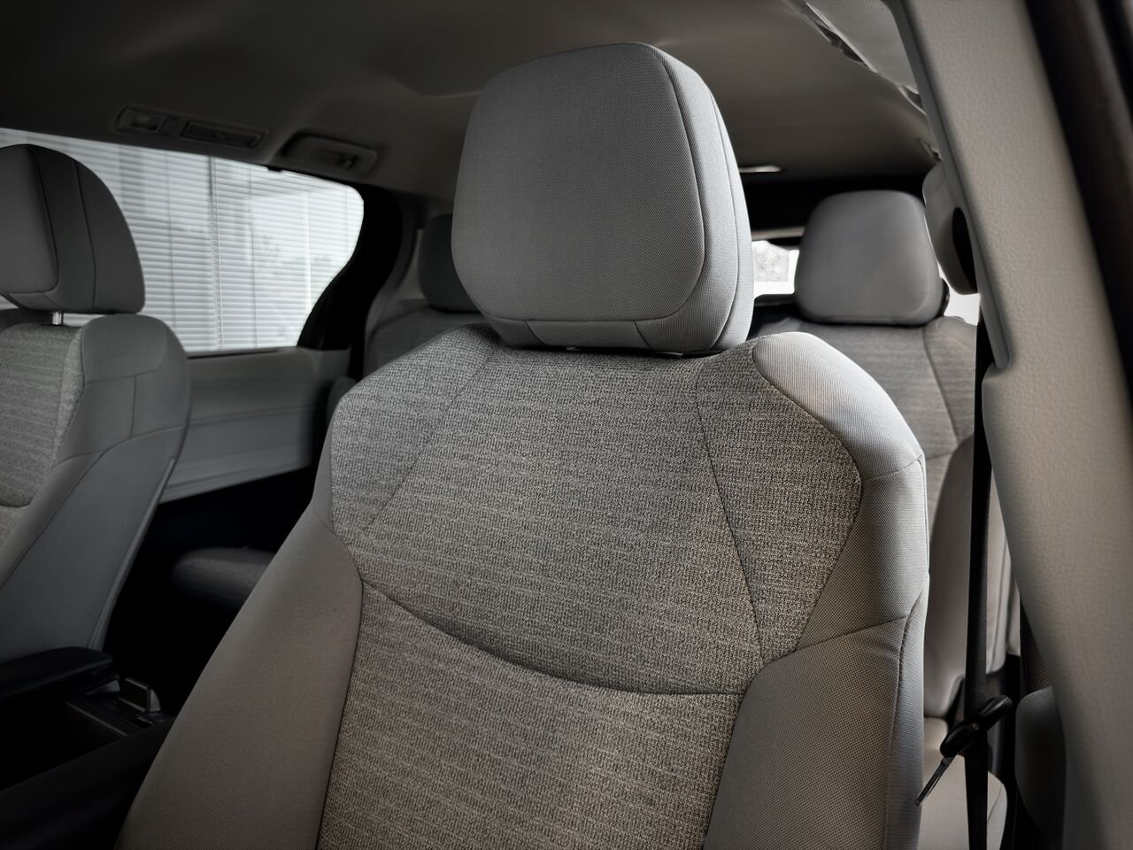 2022 Toyota Sienna Silver Notre-Dame-des-Prairies - photo #18
