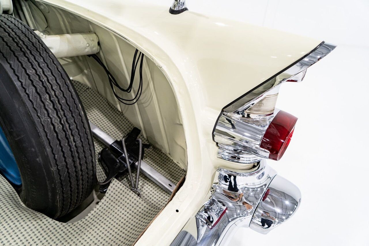 Pontiac Bonneville *PRICE IN USD* Fuel injected 347/315HP 1 of 630 produced 1957 Blanc Montréal - photo #98